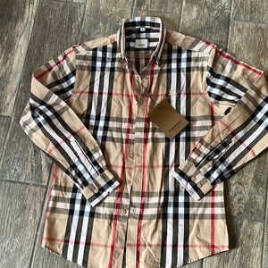 Burberry NWT shirt